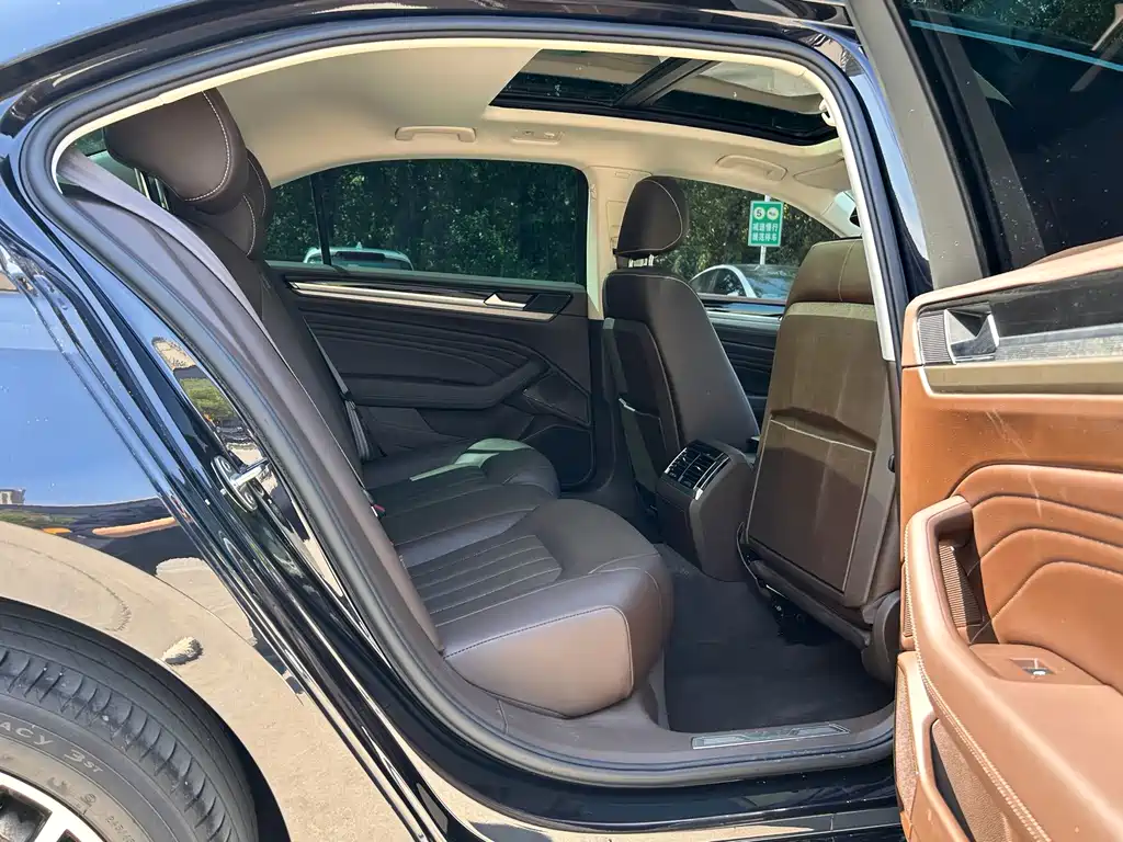 Volkswagen Phideon — миниатюра 6