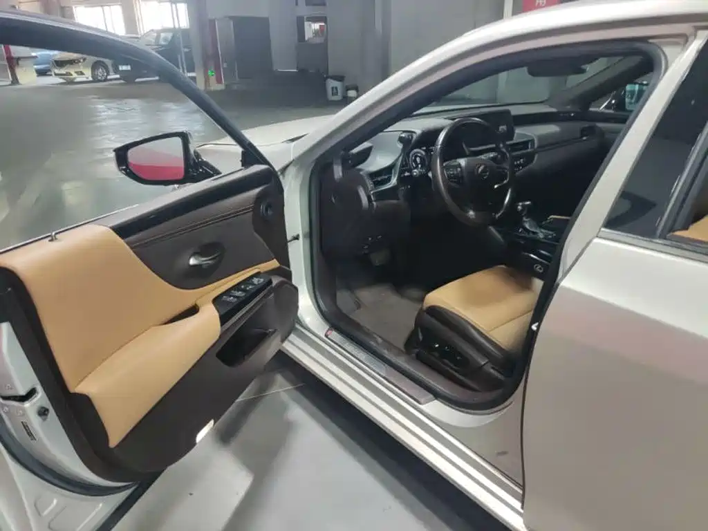 Lexus ES — миниатюра 7