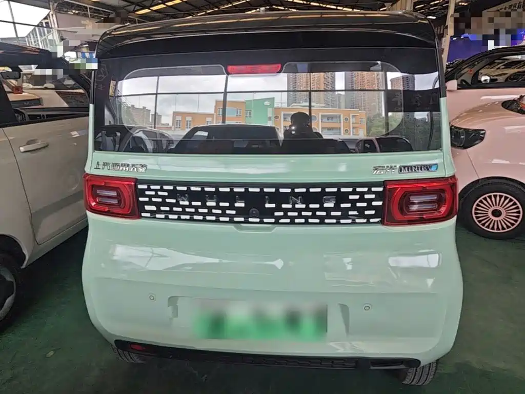 Wuling MINIEV — миниатюра 6