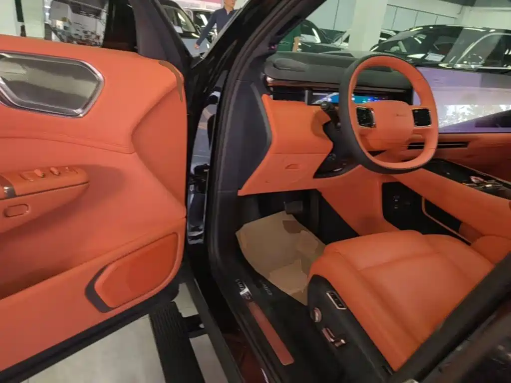 Lynk & Co 900 — миниатюра 16
