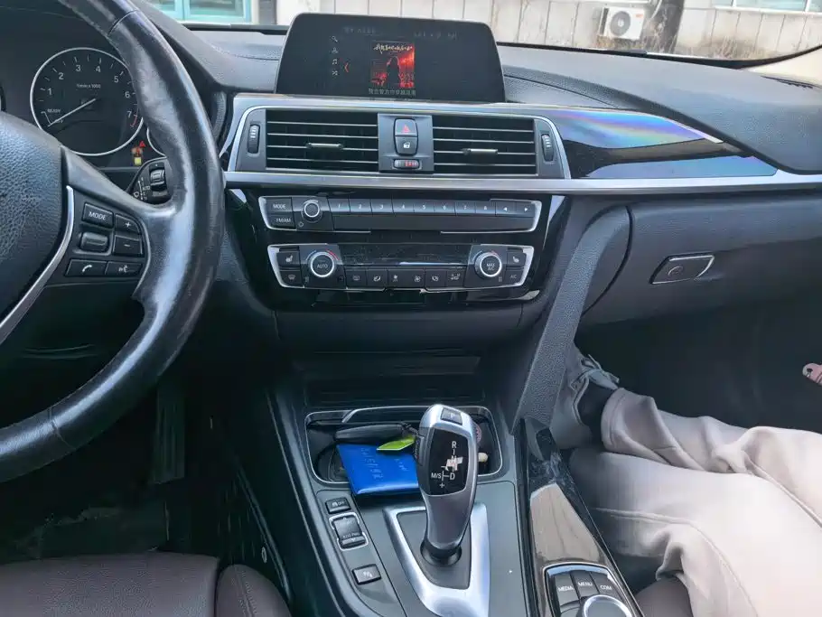BMW 3 Series — миниатюра 13