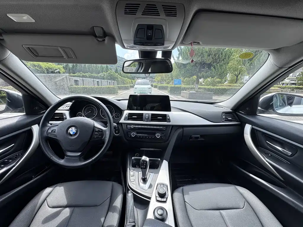 BMW 3 Series — миниатюра 10
