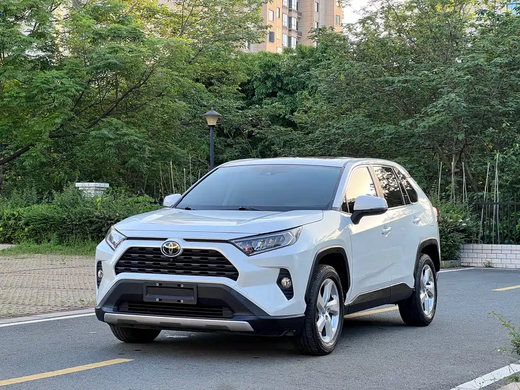 Купить Toyota RAV4