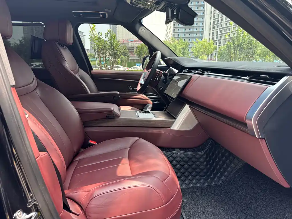Land Rover Range Rover 2025 3.0 L6 400PS Long Wheelbase