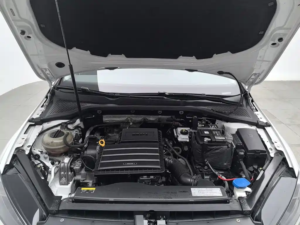 Volkswagen Golf — миниатюра 6