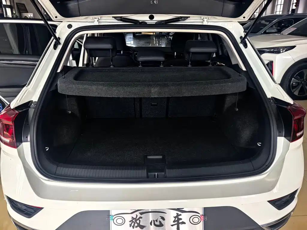 VOLKSWAGEN T ROC EXPLORING SONGS