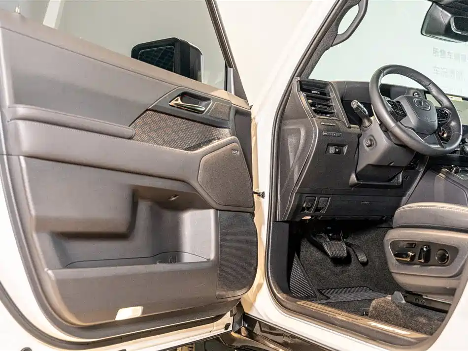 Lexus GX 2024 550