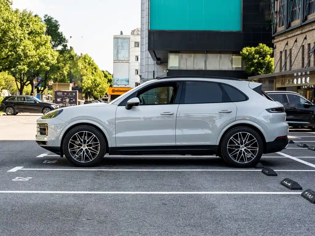 Porsche Cayenne — миниатюра 3