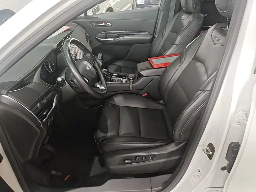 Cadillac XT4 — миниатюра 15