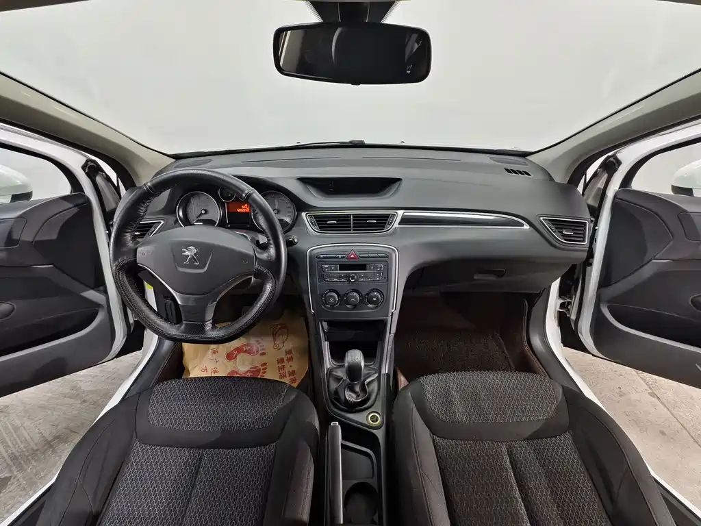 Peugeot 308 — миниатюра 9