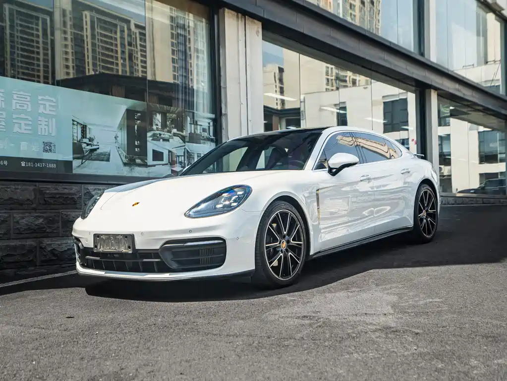 Porsche Panamera 2023