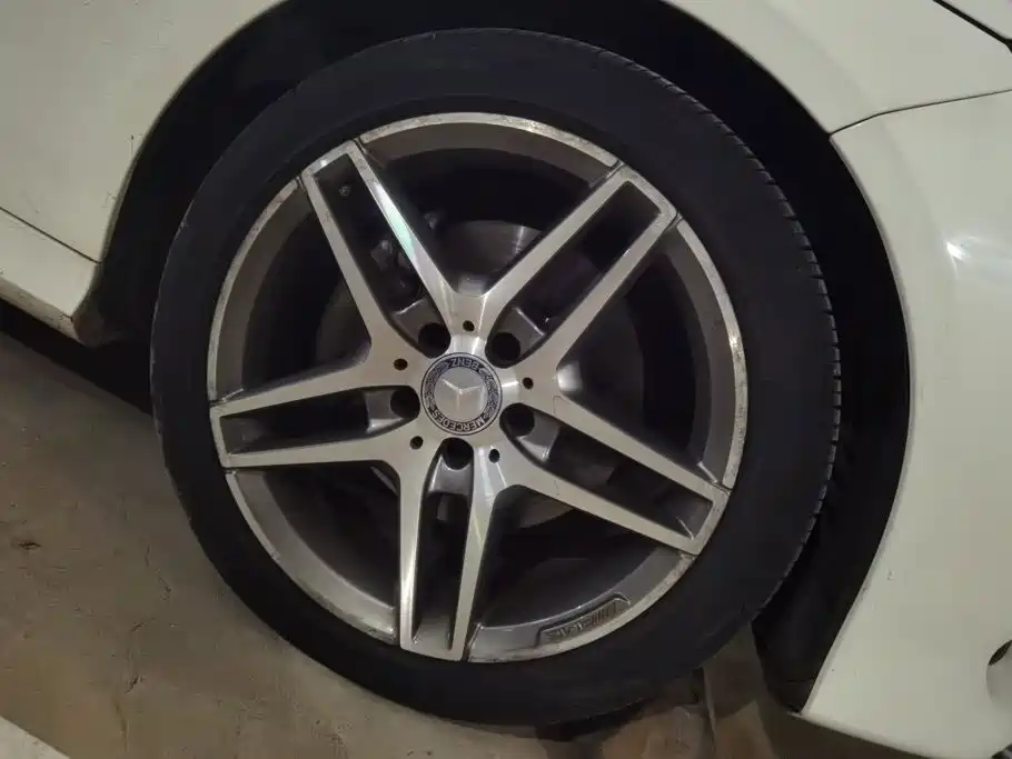 Mercedes-Benz E-Class — миниатюра 6