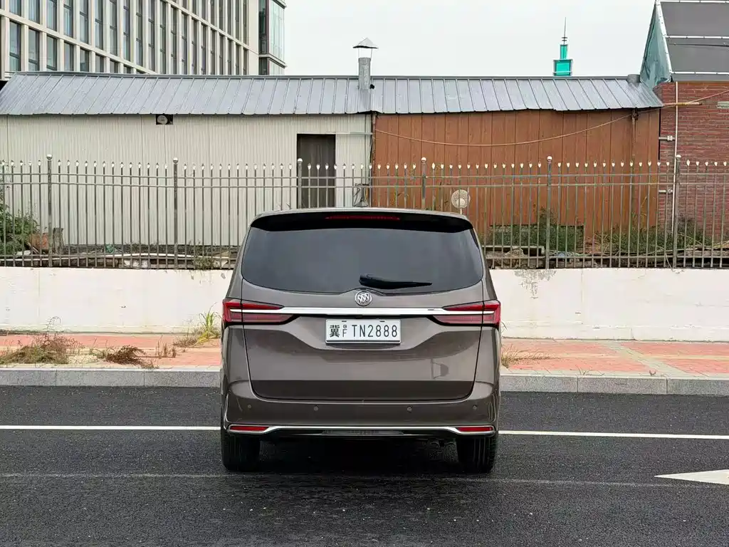 Buick GL8 — миниатюра 8