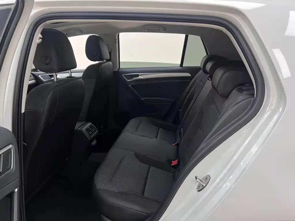 Volkswagen Golf — миниатюра 8