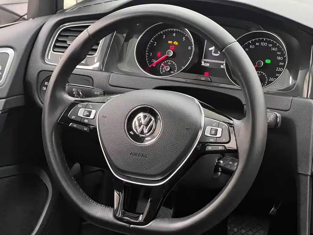 Volkswagen Golf — миниатюра 30
