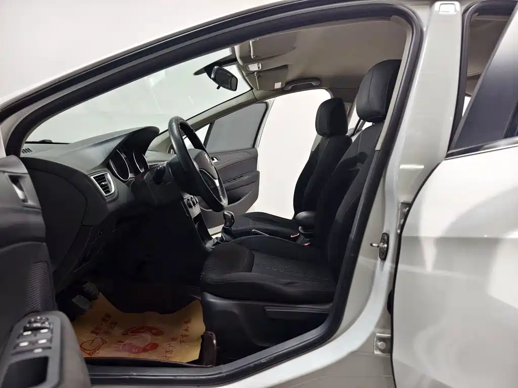 Peugeot 308 — миниатюра 12
