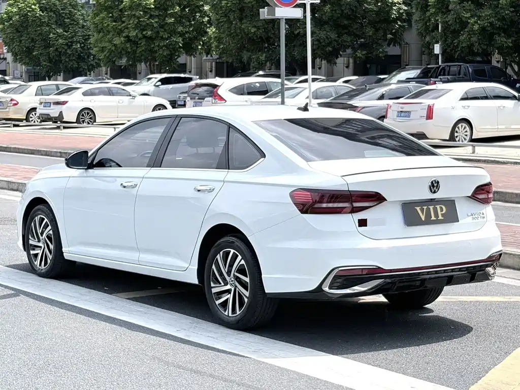 Volkswagen Lavida — миниатюра 4