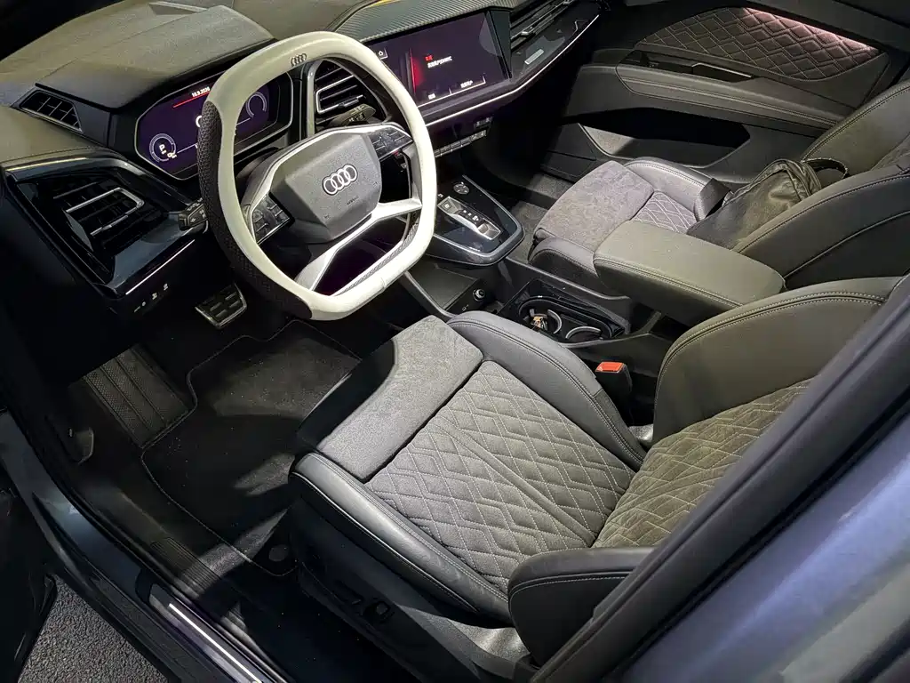 Audi Q4 e-tron — миниатюра 4