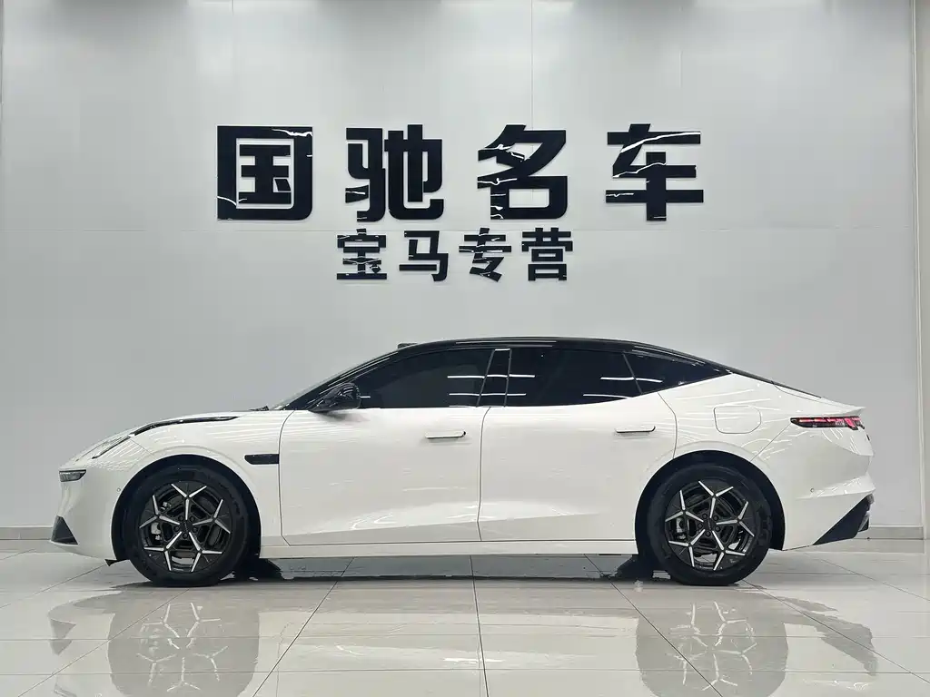 Lynk & Co 10 — миниатюра 3