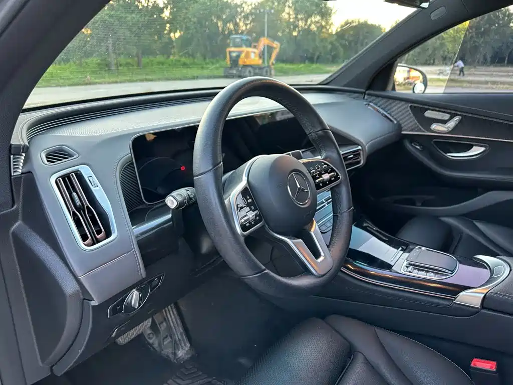Mercedes-Benz EQC — миниатюра 10