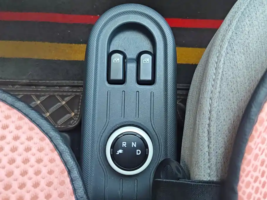 Wuling MINIEV — миниатюра 16