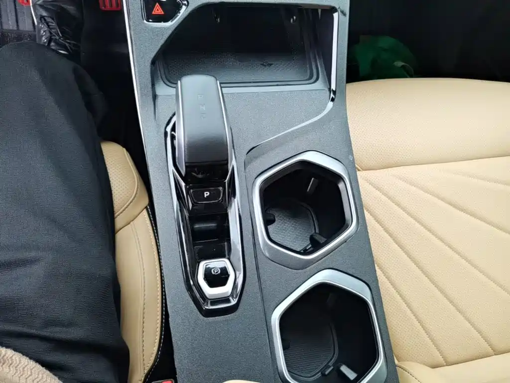 Geely Boyue L — миниатюра 14