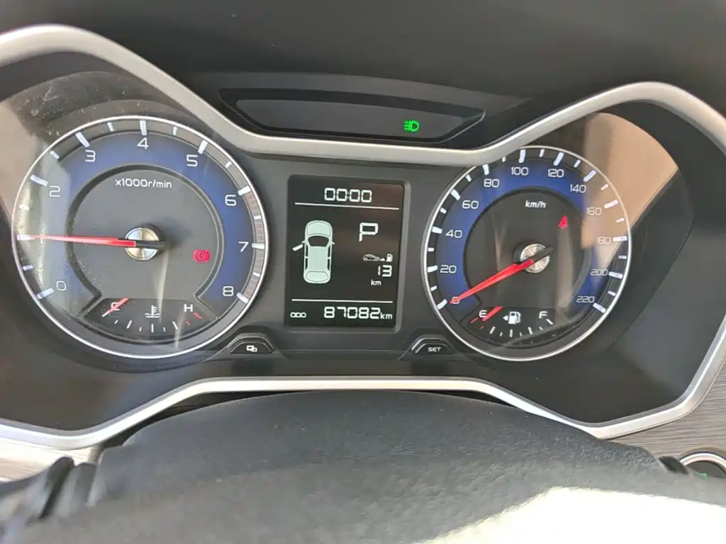 Geely Vision X3 — миниатюра 12
