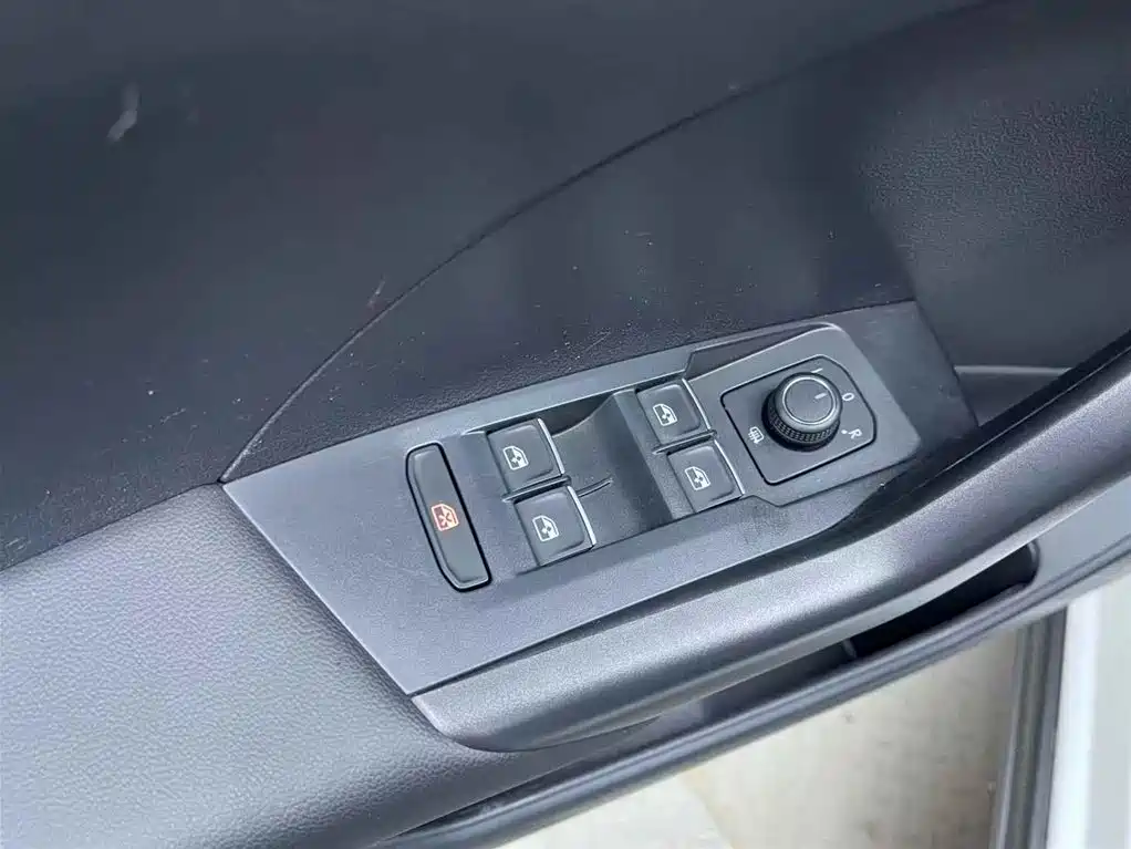 VOLKSWAGEN EXPLORING THE SHADOW