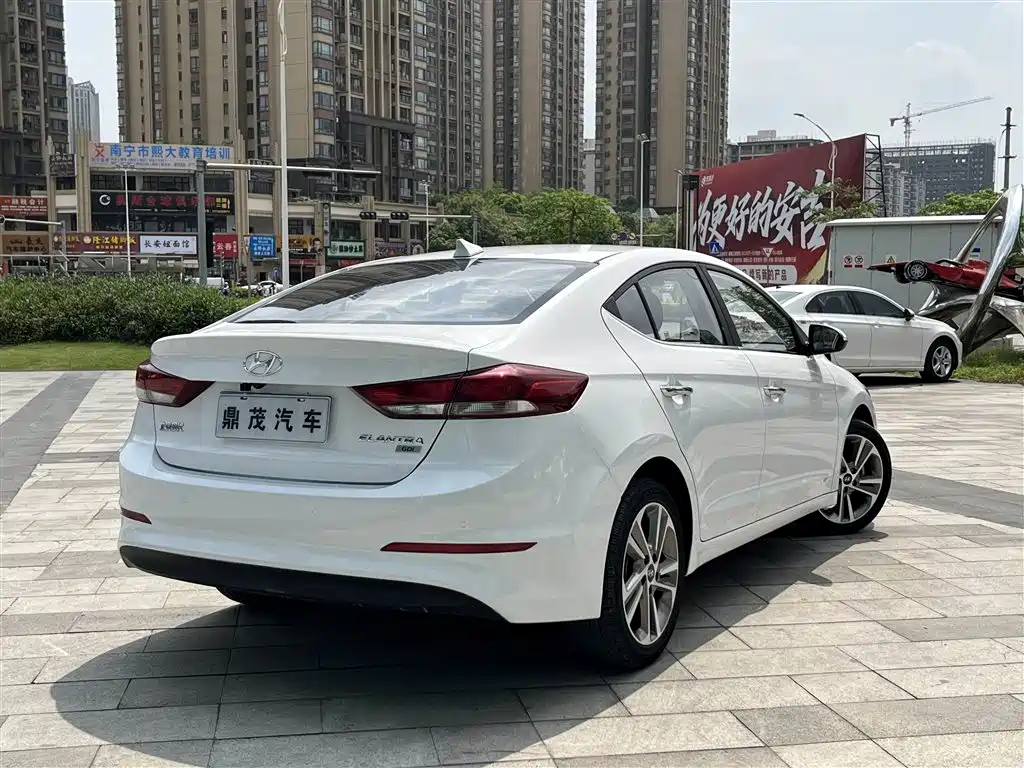 Hyundai Elantra 2016 1.6L AT Elite