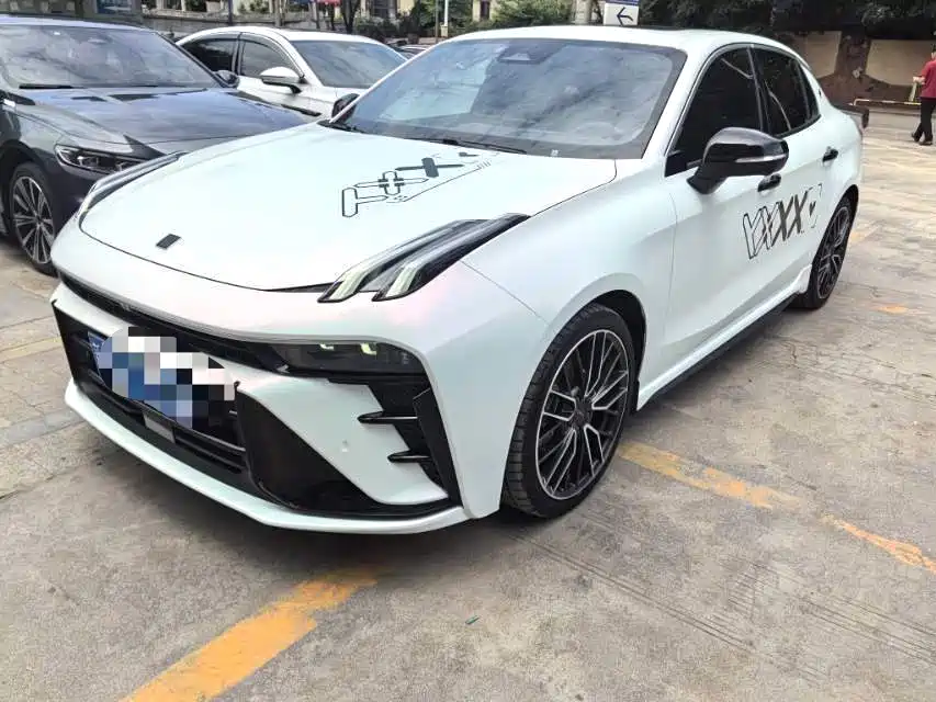 Купить Lynk & Co 03