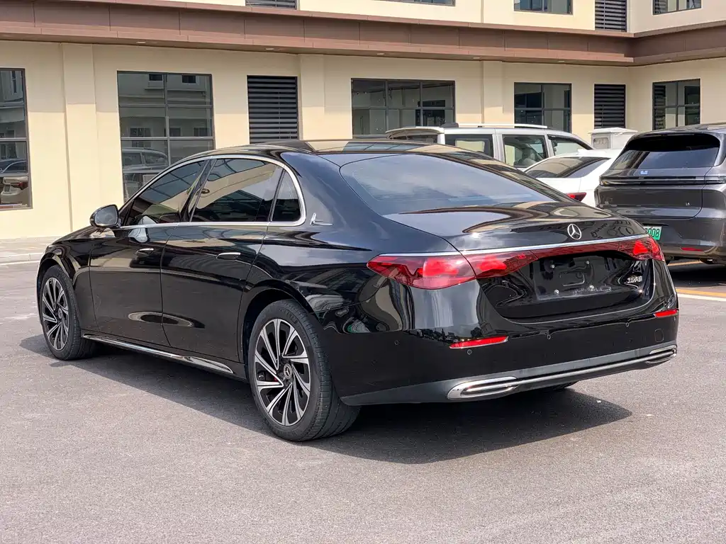Mercedes-Benz E-Class — миниатюра 4