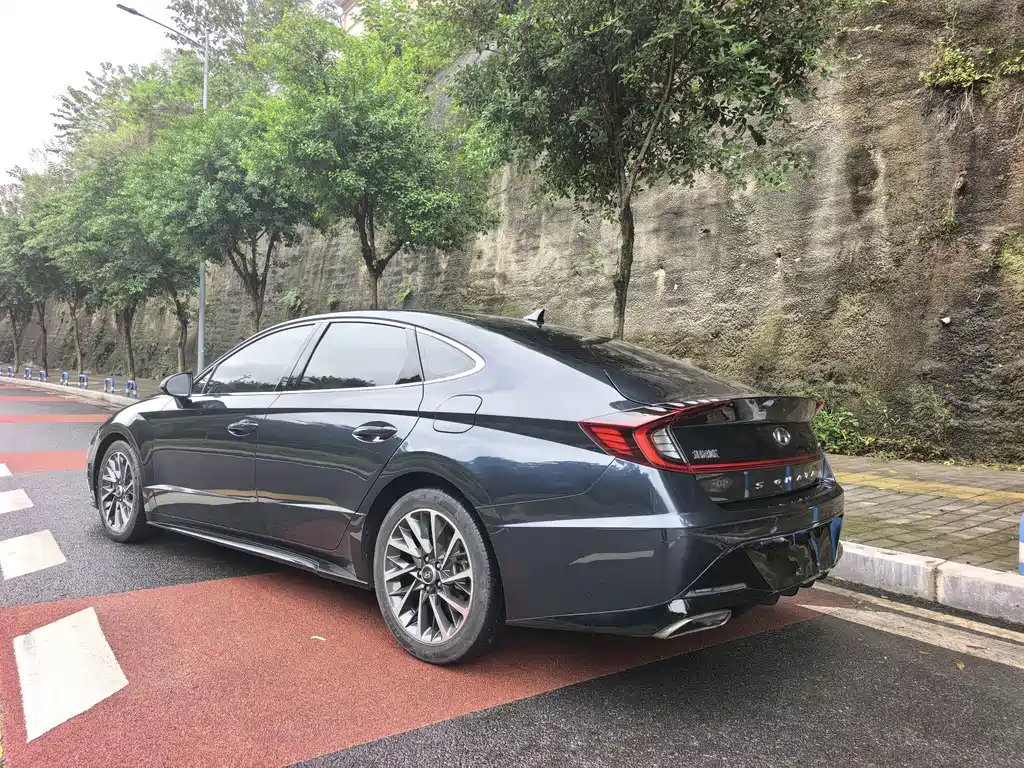 Hyundai Sonata — миниатюра 5