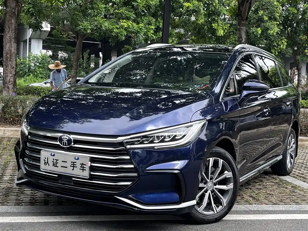 BYD MAX