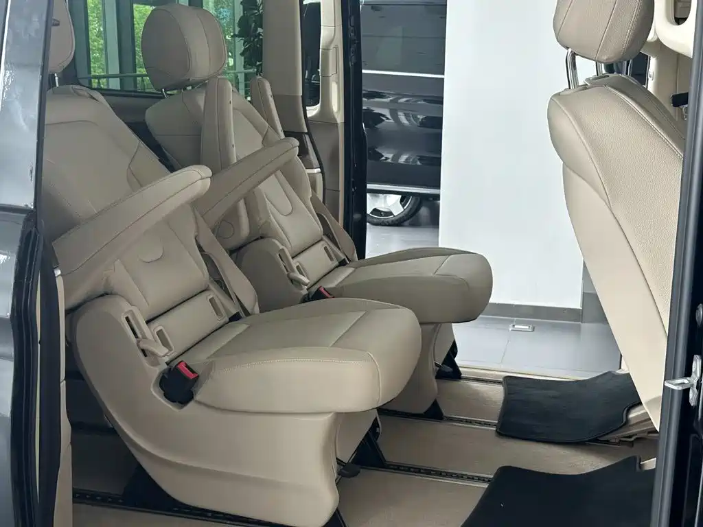Mercedes-Benz V-Class — миниатюра 7
