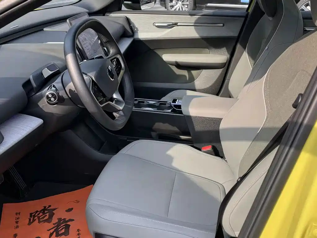 Volvo EX30 — миниатюра 8