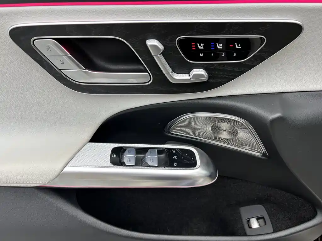 Mercedes-Benz E-Class — миниатюра 18