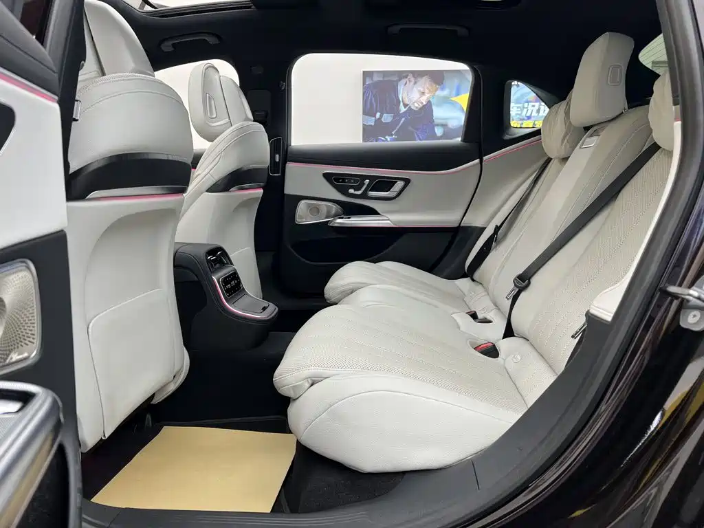 Mercedes-Benz E-Class — миниатюра 43