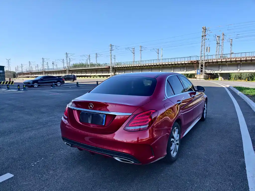 Mercedes-Benz C-Class — миниатюра 6