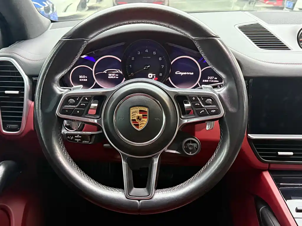 Porsche Cayenne — миниатюра 11