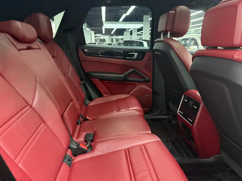 Porsche Cayenne — миниатюра 20