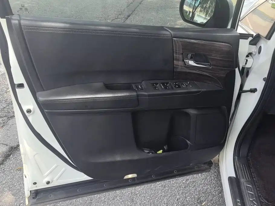 Honda Elysion 2016 2.4L Luxury