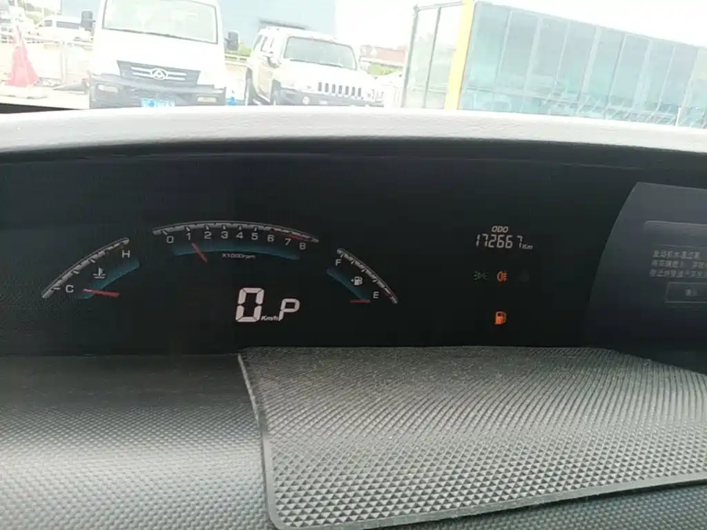 Luxgen Big 7 MPV — миниатюра 12