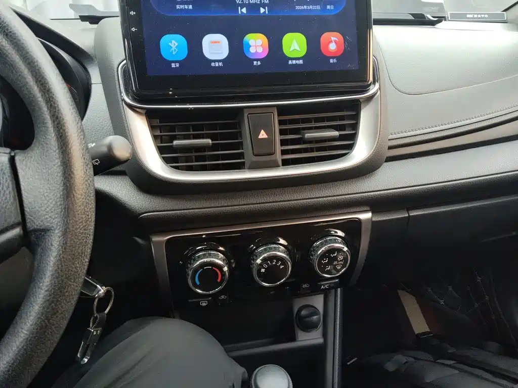 Toyota Yaris L — миниатюра 13