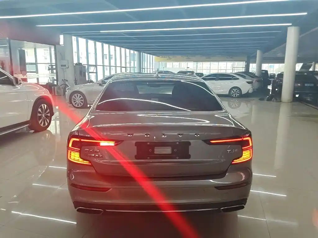 Volvo S60 — миниатюра 6