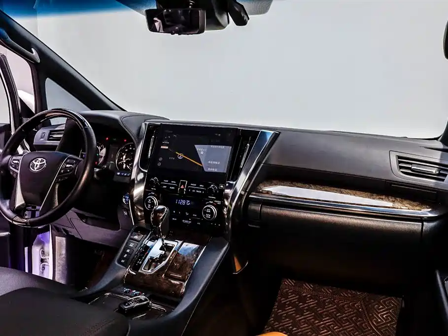 Toyota Alphard — фотографии объявления, Фото 31