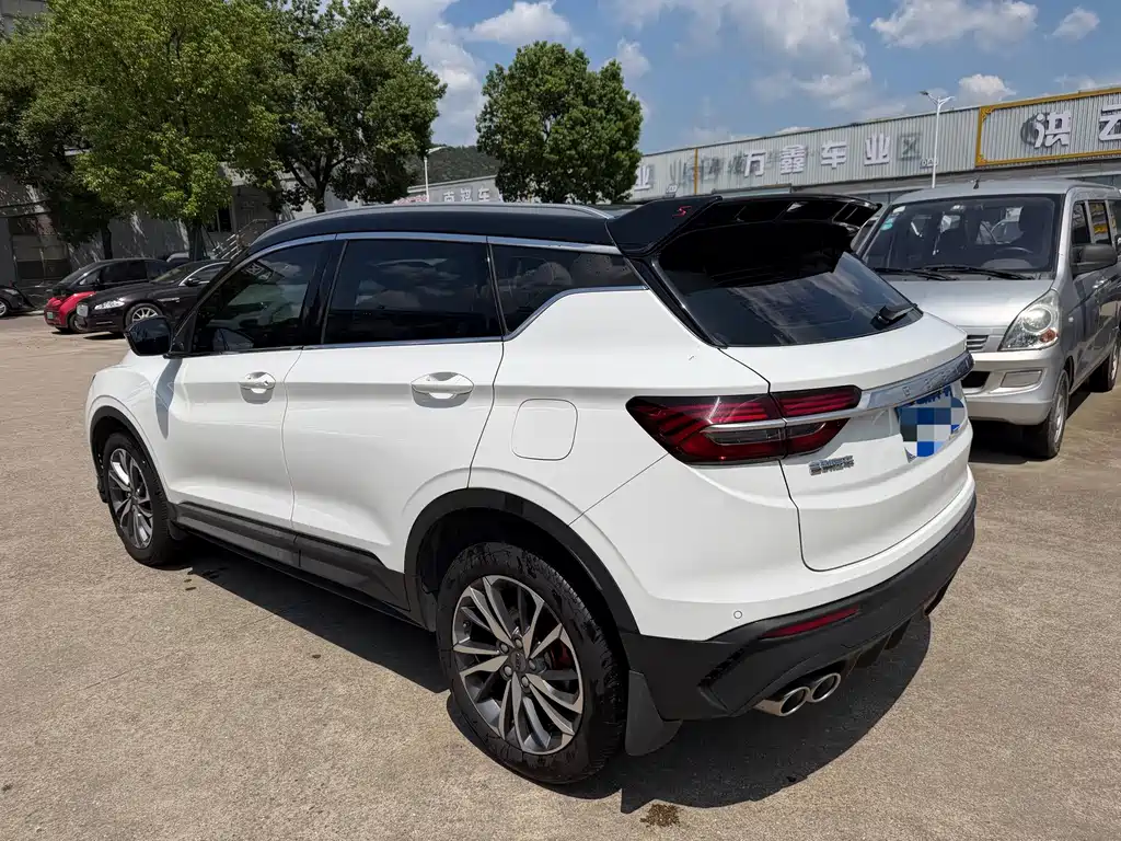 Geely Binyue — миниатюра 10