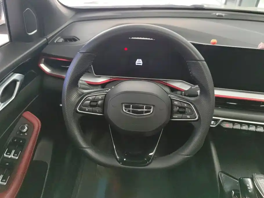 Geely Binyue — миниатюра 15