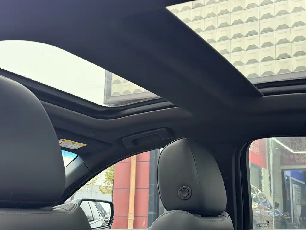 Cadillac CT5 — миниатюра 14