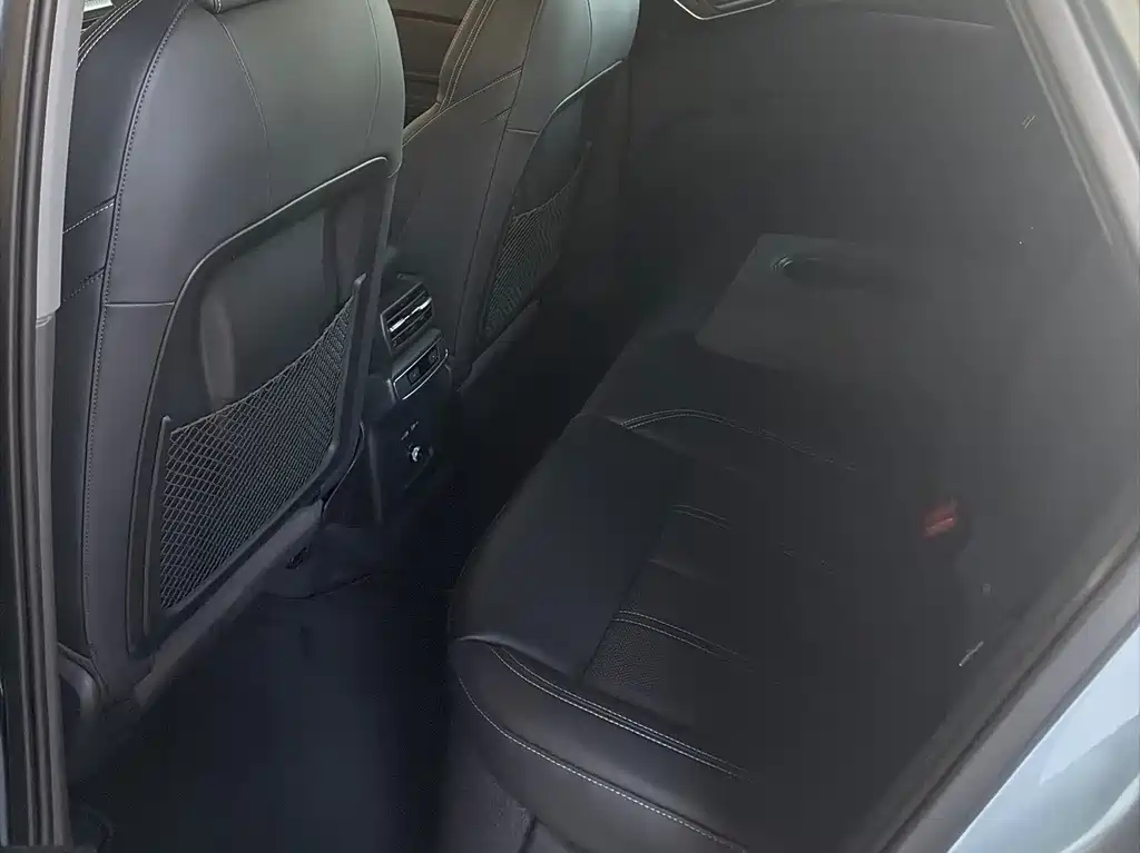 Audi Q4 e-tron — миниатюра 7