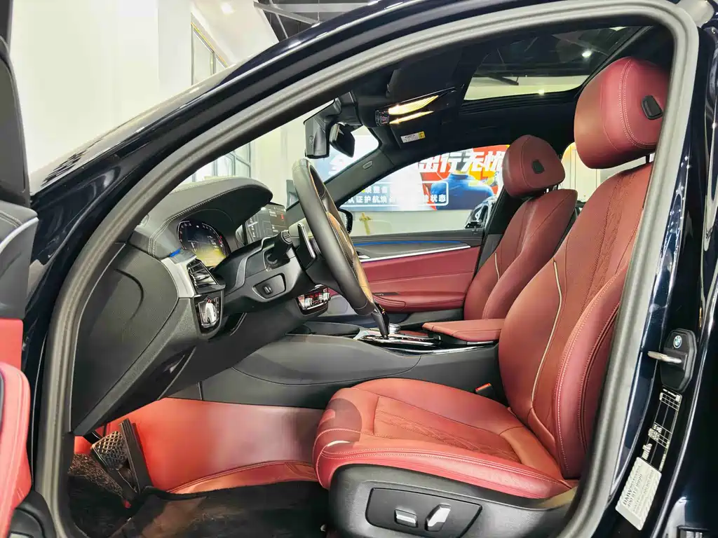 BMW 5 Series — миниатюра 13